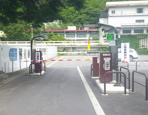 湯原温泉街駐車場